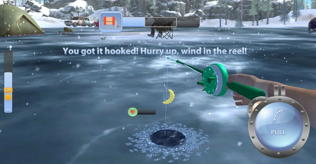 Prompt to reel the line during a bite in the Ice Fishing game